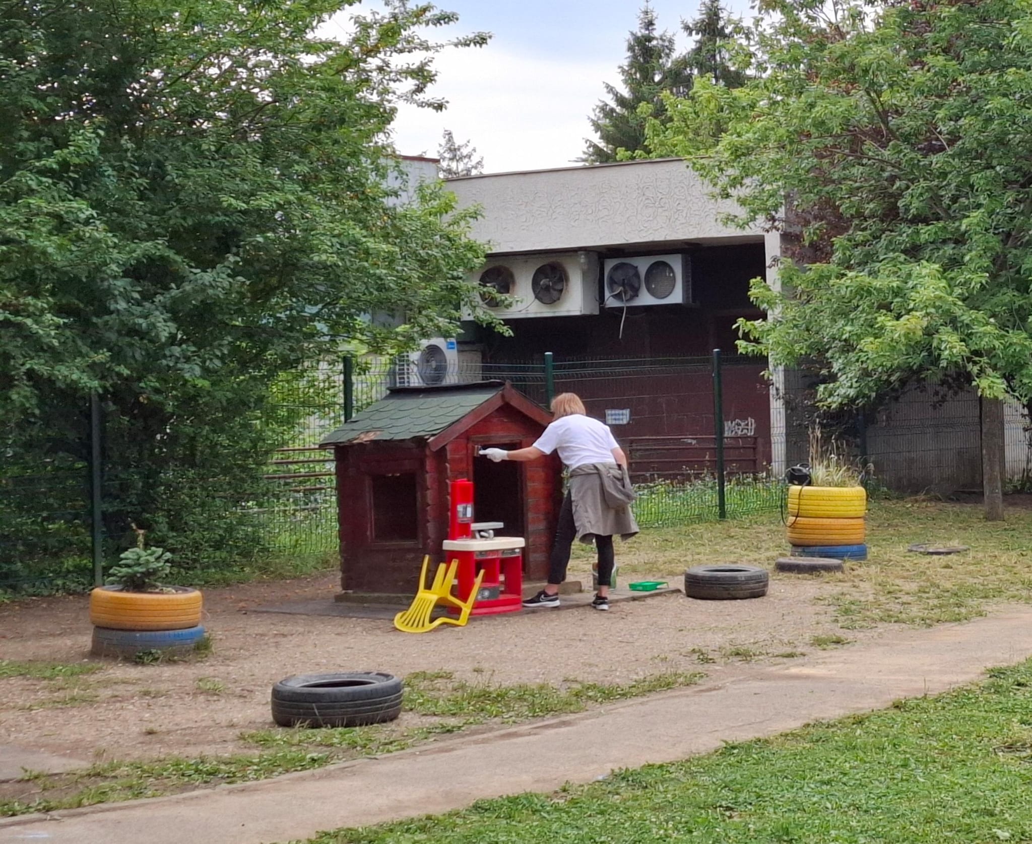 OSVJEŽENJE DVORIŠTA U TOMAŠEVIĆEVOJ I KOPRIVNIČKOJ - slika broj: 2